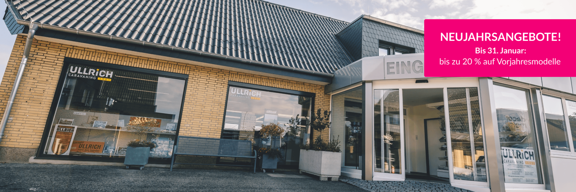 Eingangsbereich von Ullrich Caravaning in Bad Salzuflen. Ihrem Händler für Campingfahrzeuge, Zubehör und Service mit mehr als 60 Jahren Erfahrung.
