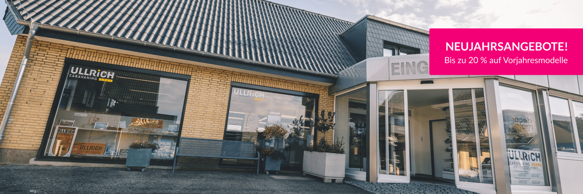 Eingangsbereich von Ullrich Caravaning in Bad Salzuflen. Ihrem Händler für Campingfahrzeuge, Zubehör und Service mit mehr als 60 Jahren Erfahrung.
